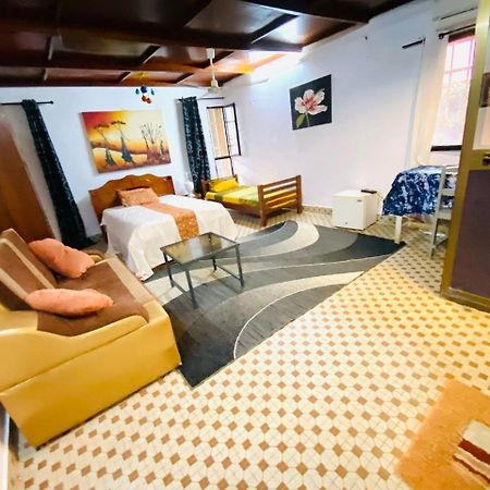 Villa Tenko วากาดูกู ภายนอก รูปภาพ