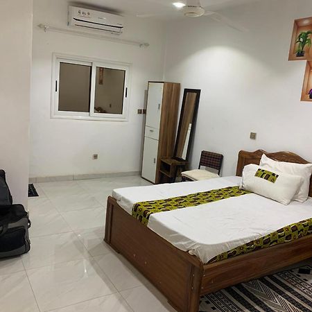 Villa Tenko วากาดูกู ภายนอก รูปภาพ