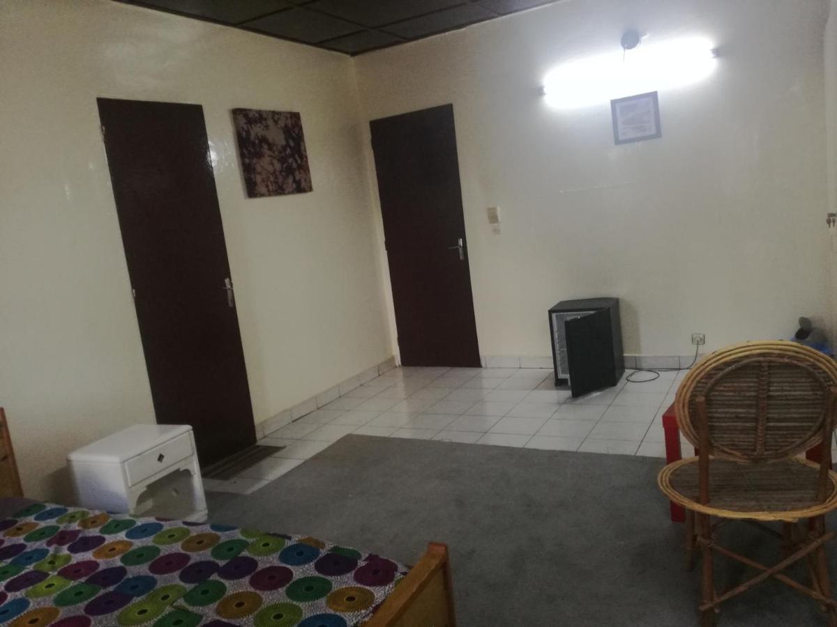 Villa Tenko วากาดูกู ภายนอก รูปภาพ