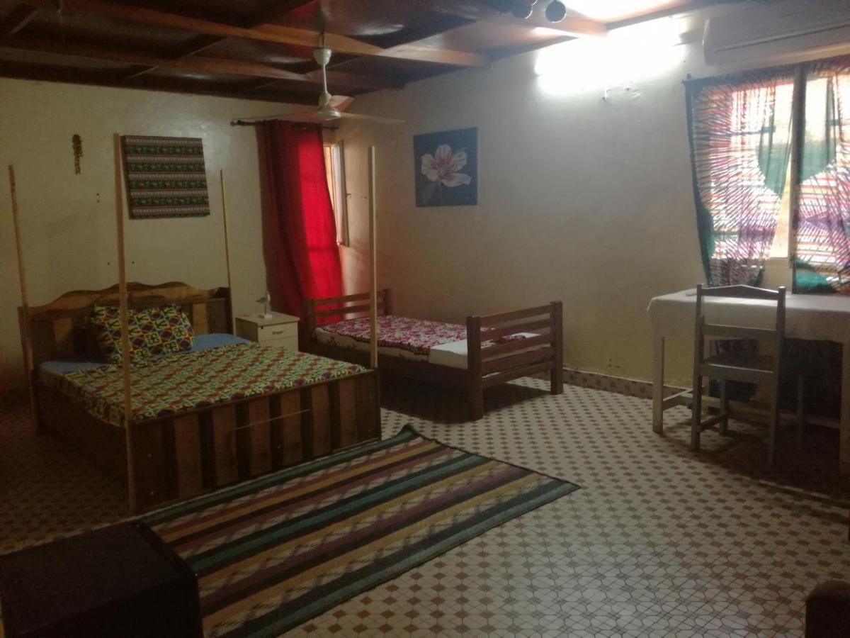 Villa Tenko วากาดูกู ภายนอก รูปภาพ