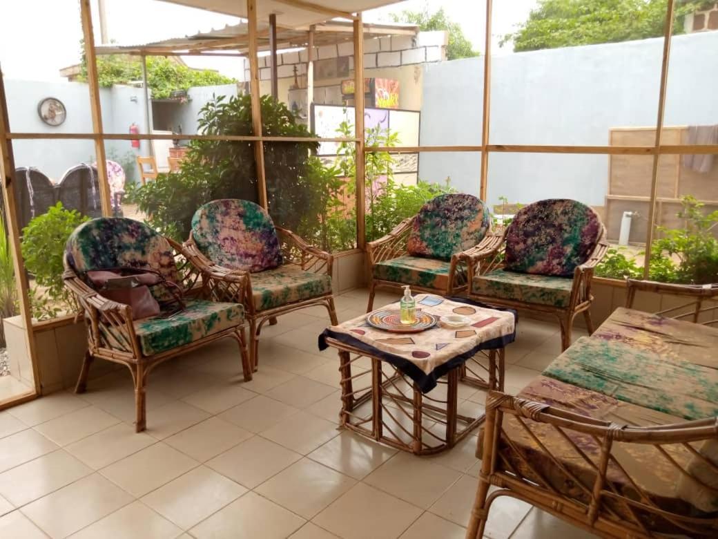 Villa Tenko วากาดูกู ภายนอก รูปภาพ