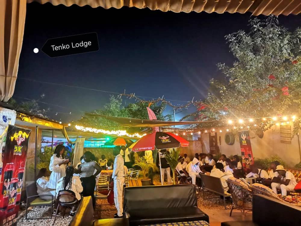 Villa Tenko วากาดูกู ภายนอก รูปภาพ