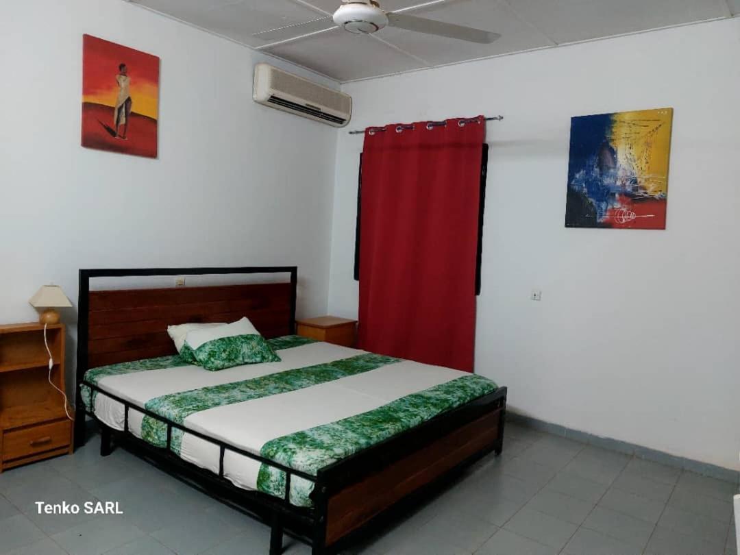 Villa Tenko วากาดูกู ภายนอก รูปภาพ