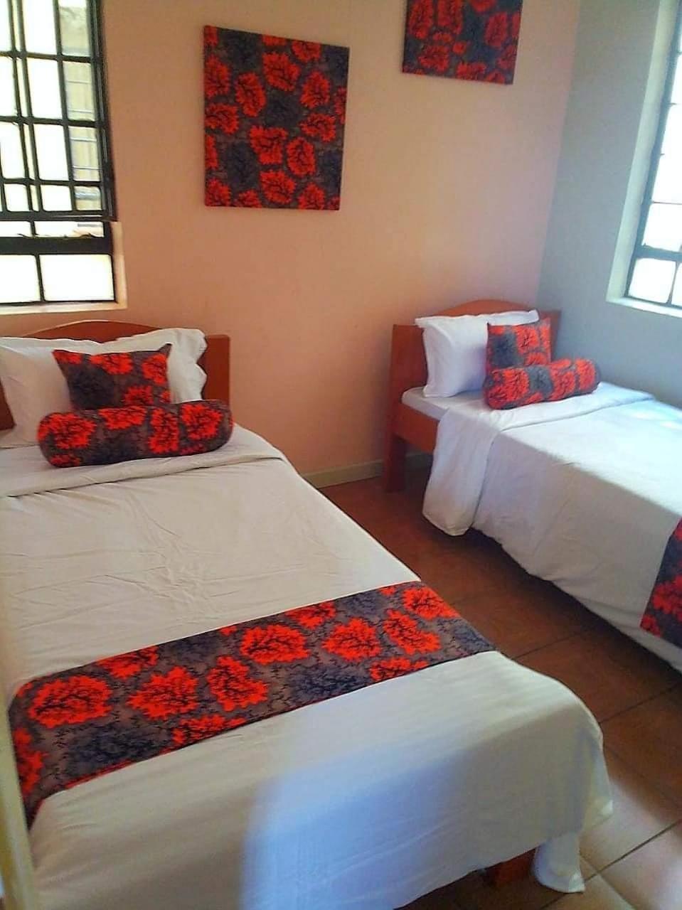 Villa Tenko วากาดูกู ภายนอก รูปภาพ