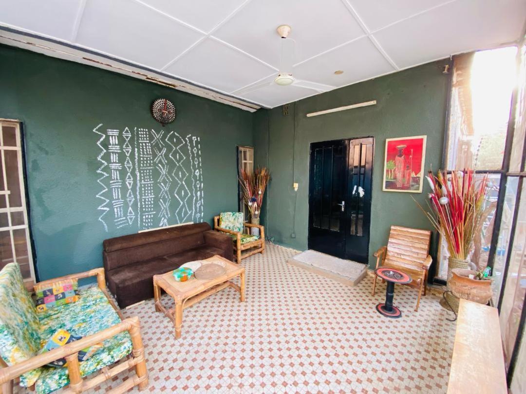 Villa Tenko วากาดูกู ภายนอก รูปภาพ