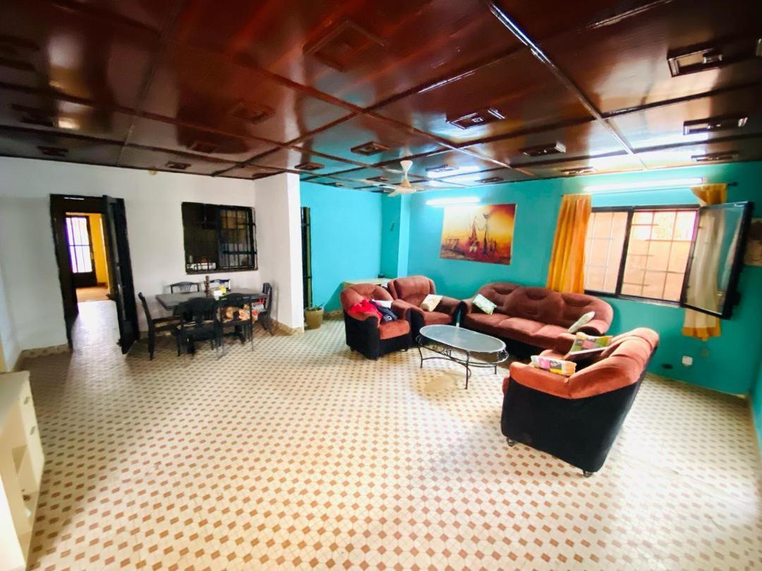 Villa Tenko วากาดูกู ภายนอก รูปภาพ