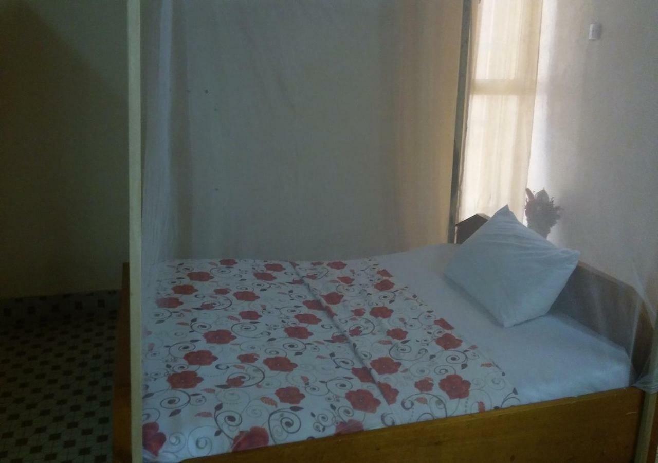 Villa Tenko วากาดูกู ภายนอก รูปภาพ