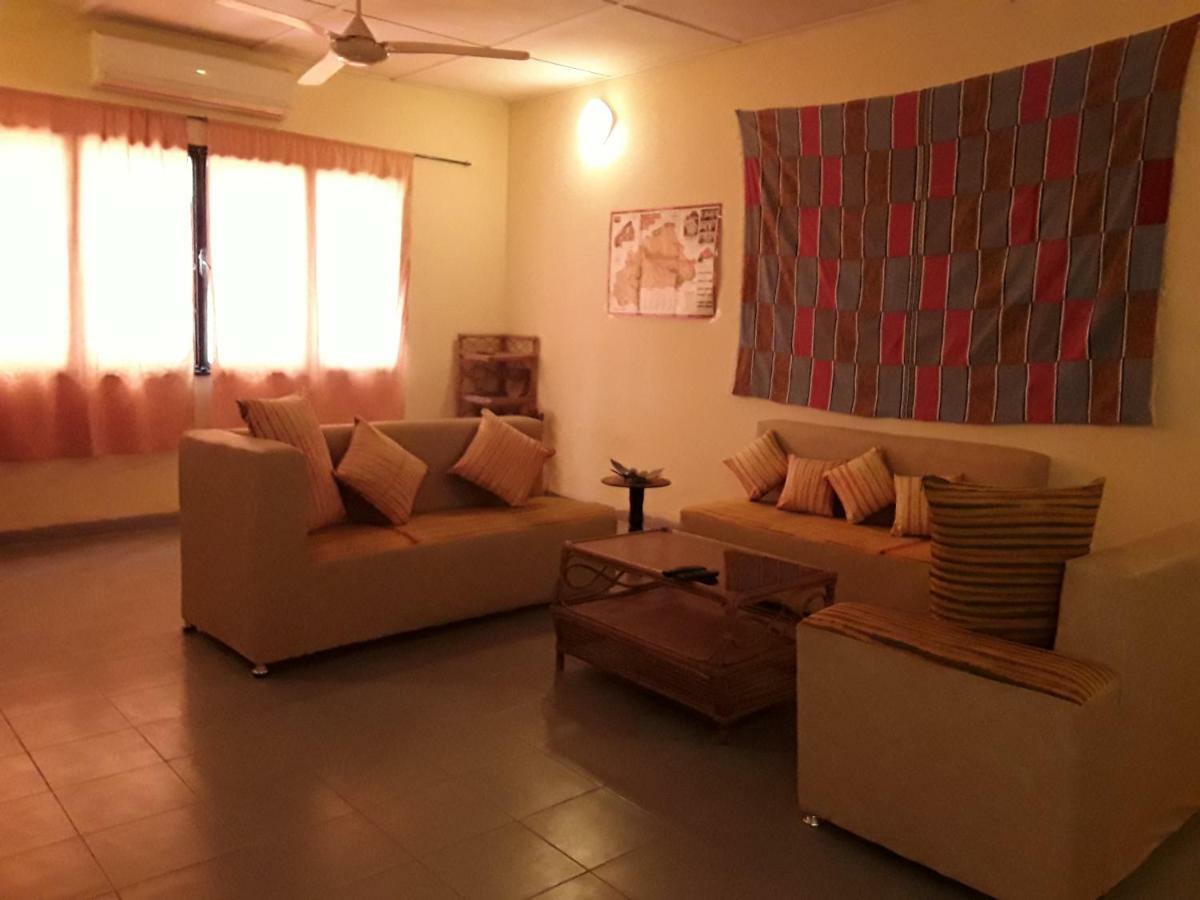 Villa Tenko วากาดูกู ภายนอก รูปภาพ
