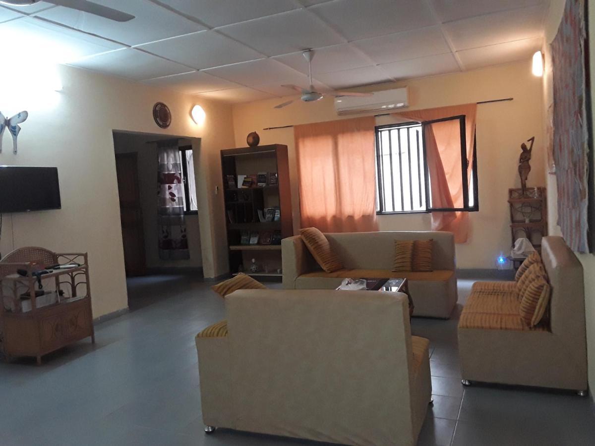 Villa Tenko วากาดูกู ภายนอก รูปภาพ