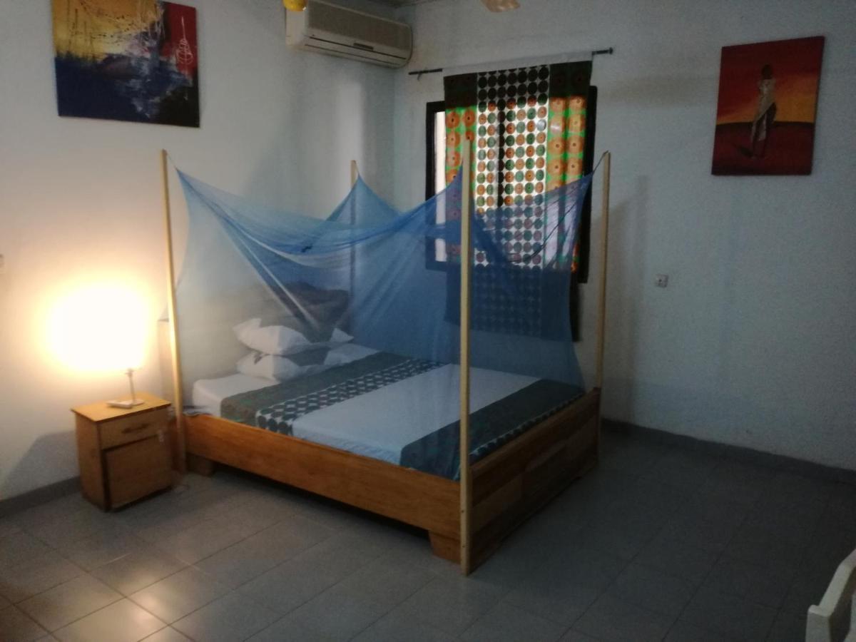 Villa Tenko วากาดูกู ภายนอก รูปภาพ